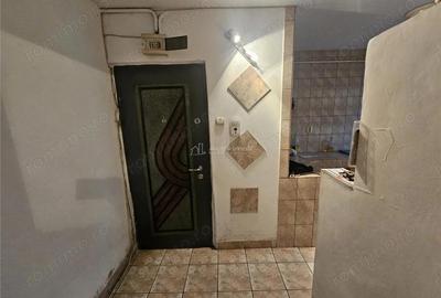 Apartament cu 2 camere semidecomandat în Micro I - 2
