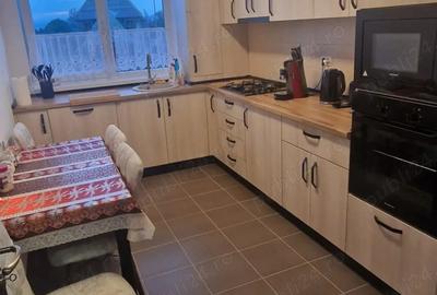 Apartament cu 3 camere decomandat în Sânpetru - 6