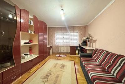 Apartament cu 3 camere decomandat în Decebal - 12