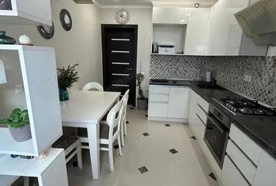 Oportunitate , apartament cu 2 camere de vanzare in zona UMT - 2