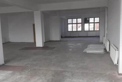 Spațiu comercial, de 370 mp, în Central - 7