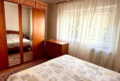 Apartament cu 3 camere semidecomandat în Rovine - 1