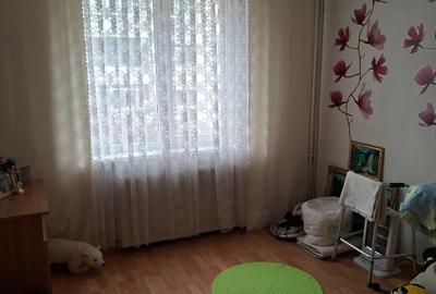 Apartament cu 4 camere semidecomandat în Crângași - 9