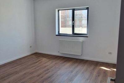 Casă cu 6 camere cu Teren 420 Mp în Domnești