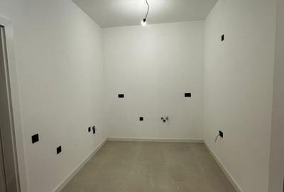 Apartament cu 4 camere decomandat în Central - 8