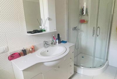 Casă cu 4 camere în Central - 2