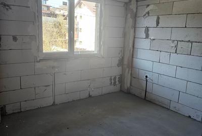 Apartament 2 camere,etaj 1