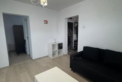 2 CAMERE // MEGA IMAGE REPUBLICII // MOBILAT SI UTILAT - 2