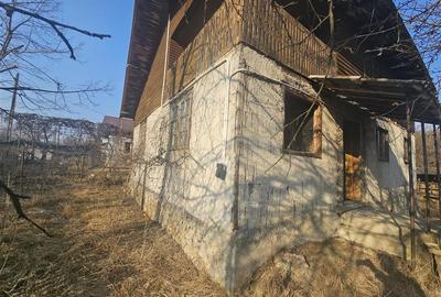 Casă cu 4 camere cu Teren 1000 Mp în Vâlcănești - 2