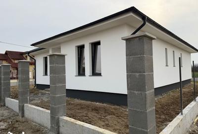 Casă cu 4 camere cu Teren 400 Mp în Central