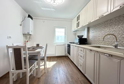 Apartament cu 3 camere decomandat, mobilat în Tomis Nord