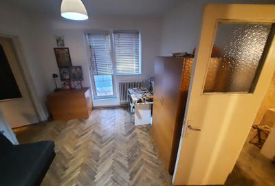 Apartament cu 2 camere, zona Podu Ros - 2