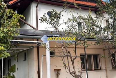 Casă individuală cu 14 camere cu Canalizare în Cetate - 2