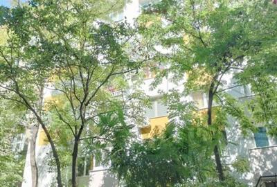 Apartament cu 3 camere decomandat în Rahova