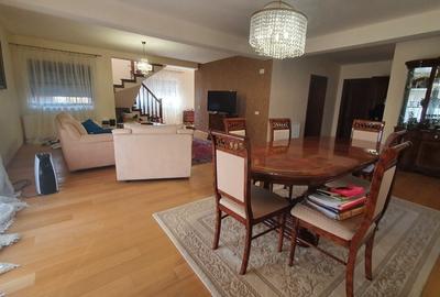 Vila generoasa in zona foarte linistita Vila generoasa in zona foarte linistita - 9