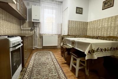 3 camere cu garaj sub bloc ?i boxa. Etajul 2. Proprietar! - 4