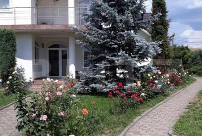 Casă cu 5 camere cu Teren 2100 Mp în Central - 8