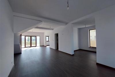 Duplex cu 4 camere cu Canalizare în Vladimirescu - 2