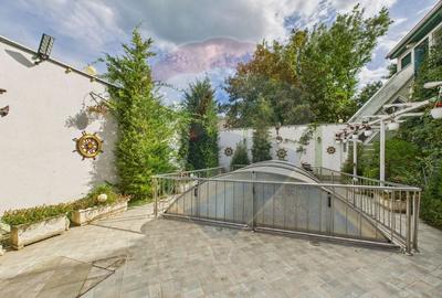 Casă individuală cu 10 camere cu Garaj în Central - 1