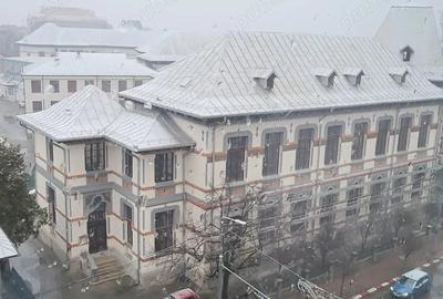 Apartament cu 2 camere decomandat în Ultracentral