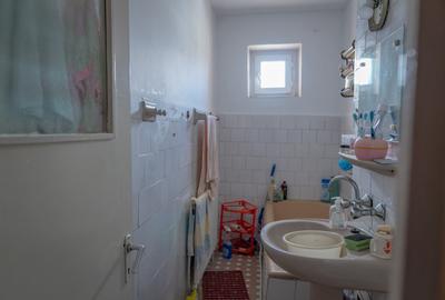 Apartament cu 3 camere decomandat, mobilat în Moinești - 14