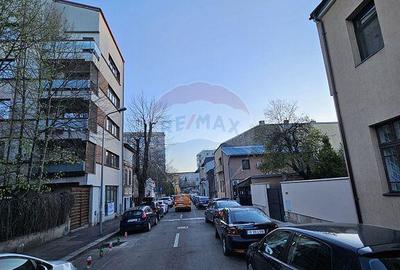 Apartament 2 camere in Vila + magazie 8 mp - sector1 - 3