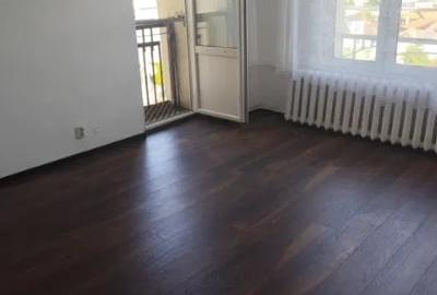 P-ța Muncii metrou, decomandat, doua balcoane inchise,doua debarale,spatios. - 2