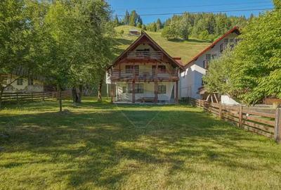 Casă cu 5 camere cu Teren 4200 Mp în Moieciu - 2