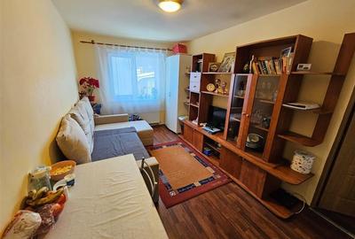 Apartament cu 2 camere semidecomandat, mobilat în Florilor - 1