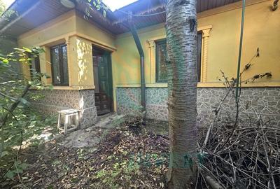 Casuta batraneasca cu teren 184 mp