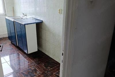 Apartament cu 2 camere decomandat în Mărăței