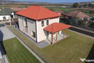 Casă cu 5 camere cu Teren 601 Mp în Central - 14