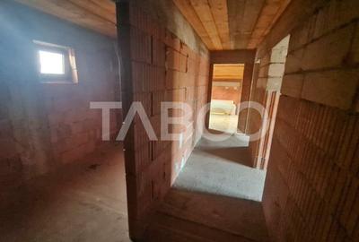 Casa la rosu de vanzare in Sebes-Lancram judetul Alba - 10