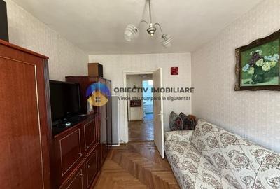 Apartament de vanzare 3 camere - Zona Centrala / Etaj 1 - 5
