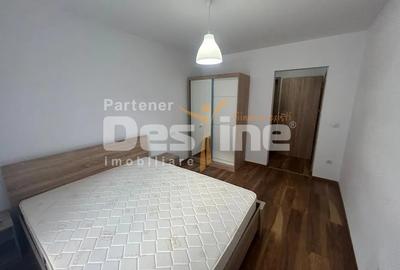 Apartament cu 3 camere decomandat în Tractorul