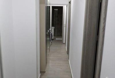 Apartament cu 3 camere decomandat în 9 Mai - 5