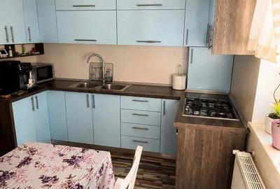 Apartament cu 3 camere decomandat în Sânpetru