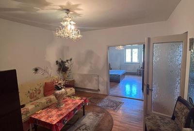 Casă cu 3 camere cu Teren 261 Mp în Giurgiului