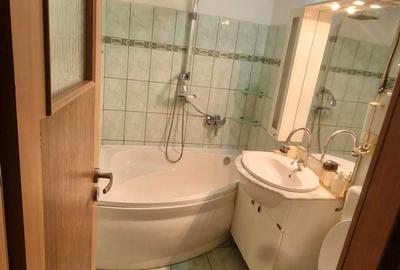 Garsonieră decomandată în Rogerius