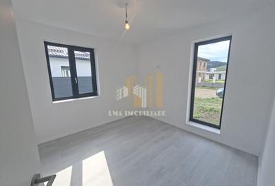 Casă individuală cu 4 camere cu Canalizare în Sânpetru - 5