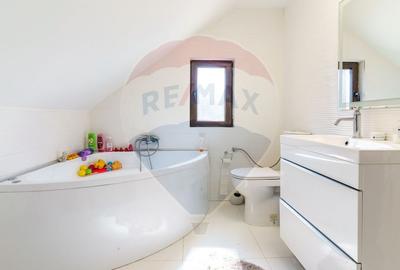 Casă cu 4 camere cu Teren 800 Mp în Făget - 4