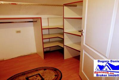 Casă cu 5 camere cu Canalizare în Central - 8