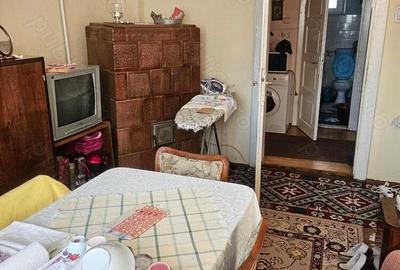 Casa de vanzare in Bra?ov, comision 0%, pre? negociabil 240.ooo Euro,91 mp-3 camere+ teren - 10