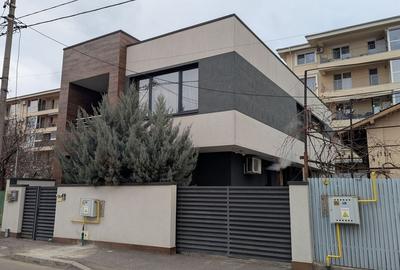 Vila premium cu 4 camere, mobilata si utilata lux, zona Aparatorii Patriei