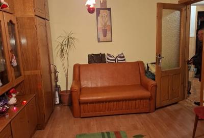 Vind apartament cu 2 camere intre  et 2/4 zona 2 stejari incalzire ENTEL 62000 E - 2