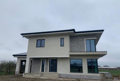 Casă cu 4 camere decomandat în Rădăuți - 3