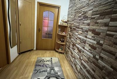 Apartament cu 2 camere semidecomandat în Micro 3 - 3