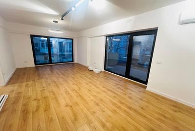 Apartament cu 3 camere în P-ța Victoriei