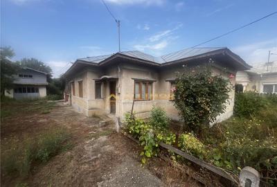 Oportunitate unica Casa 2.300 m2 teren, deschidere DN1