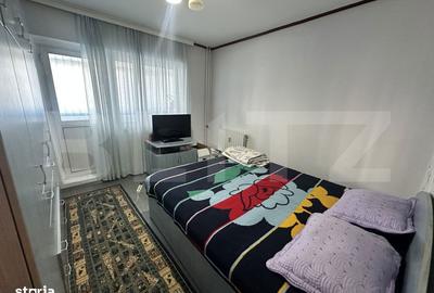 Apartament cu 3 camere decomandat, mobilat în Rovine